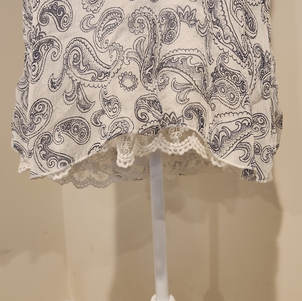 VIA Signoria White and Blue Silk Paisley Sleeveless Blouse Large (Made in Italy) - Picture 2 of 9